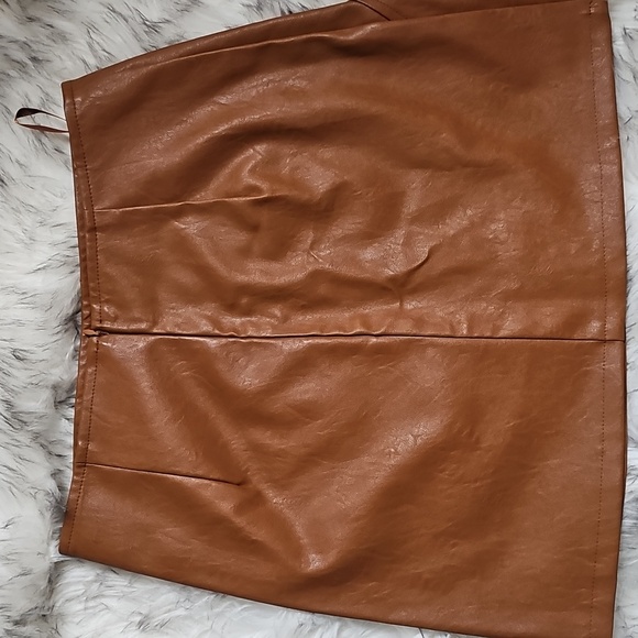 She + Sky Brown Faux Leather Skirt - Picture 6 of 8